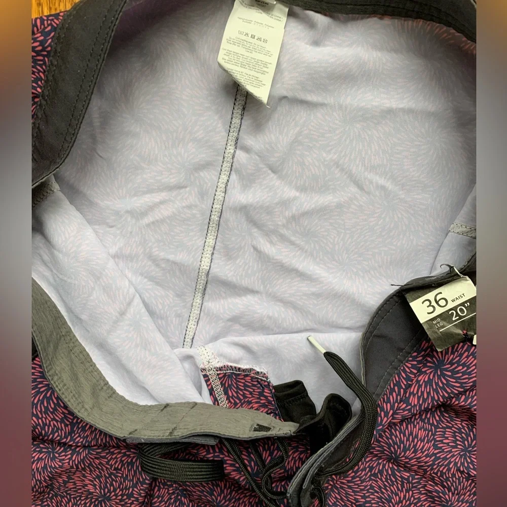 RIP CURL Board Shorts - Picture 5 of 6